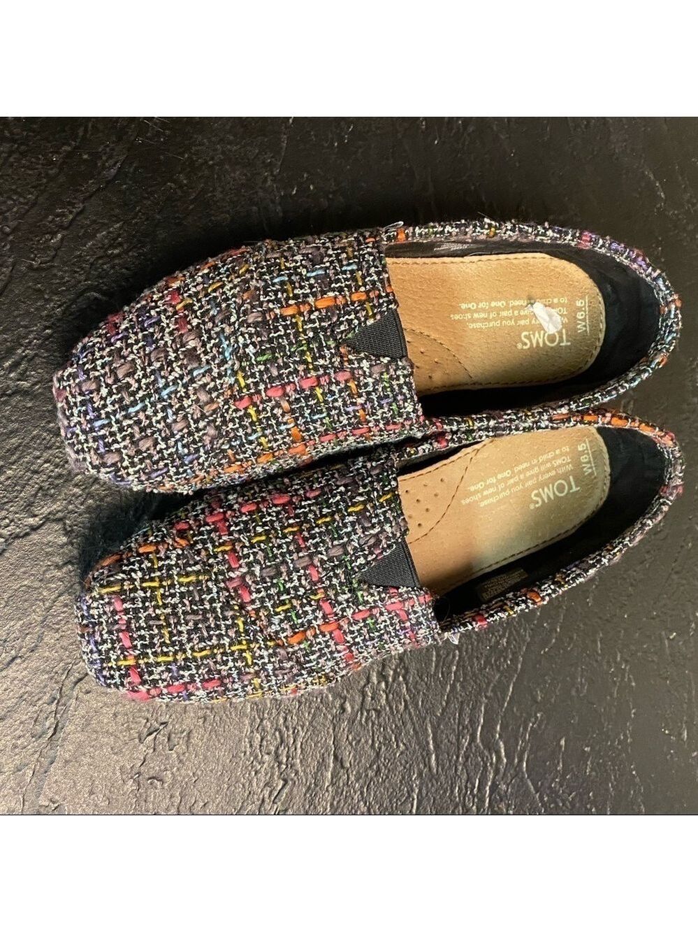 Toms - Picture 3 of 8